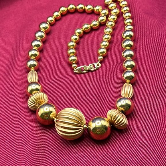 Napier Jewelry - VTG Napier Chunky Gold-Tone Bead Necklace 1980s